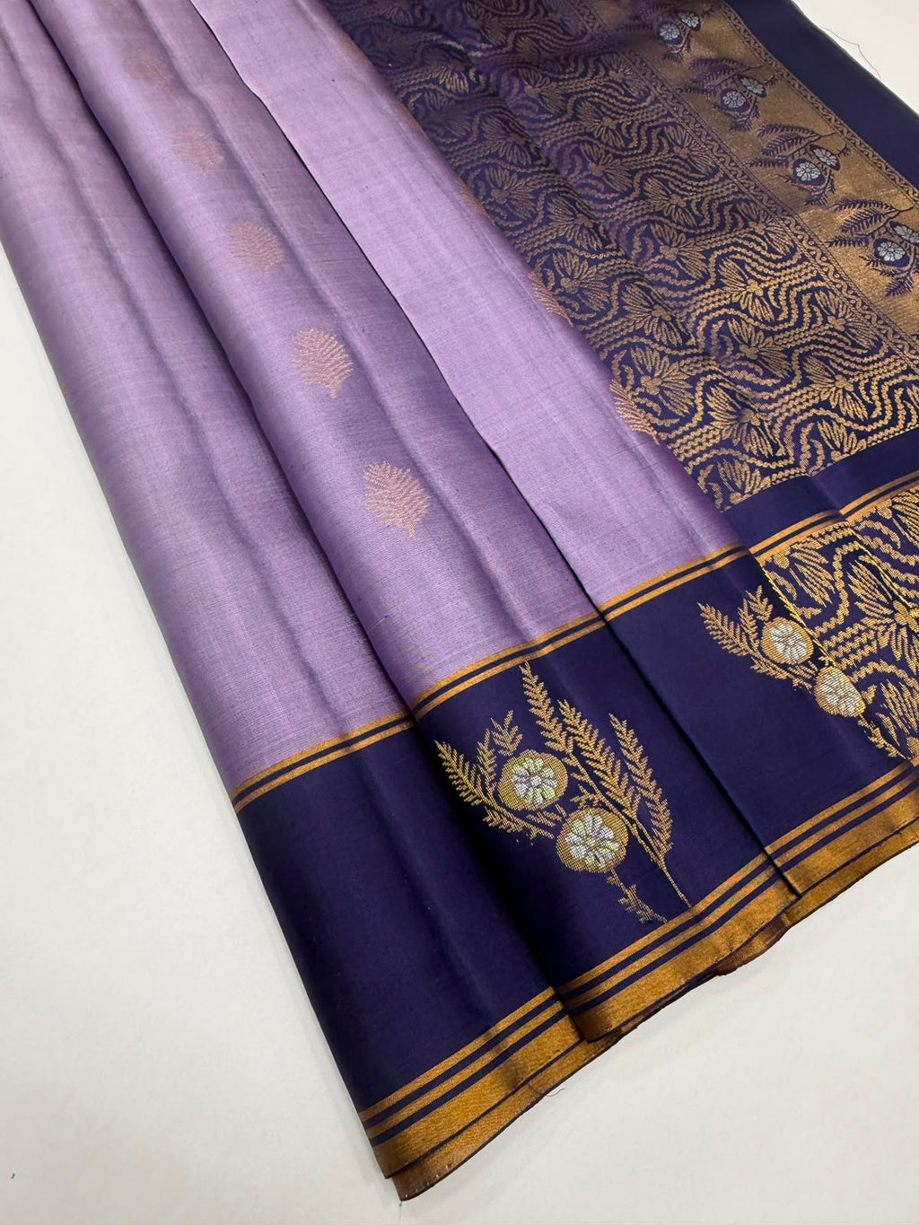 VSCB704 - lavender color body , navy blue color pallu , blouse - Pure silk saree