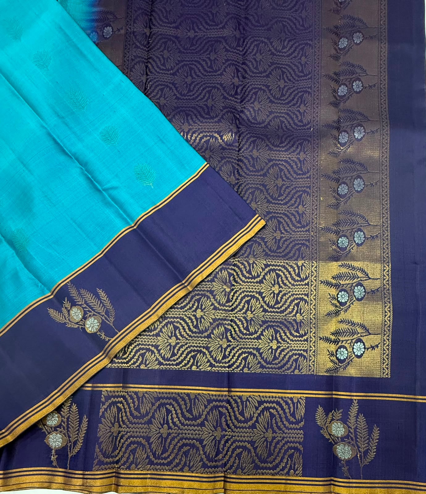VSCB706 - blue color body , navy blue color pallu , blouse - Pure silk saree