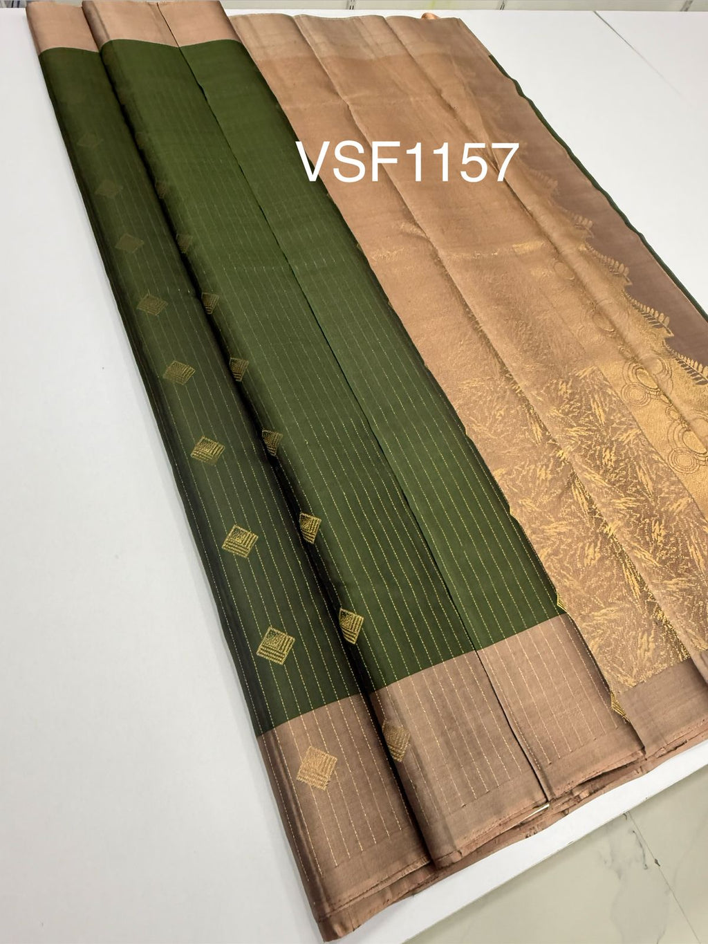 VSF1157 - pastel green color body , onion with black color pallu,blouse - Pure silk saree