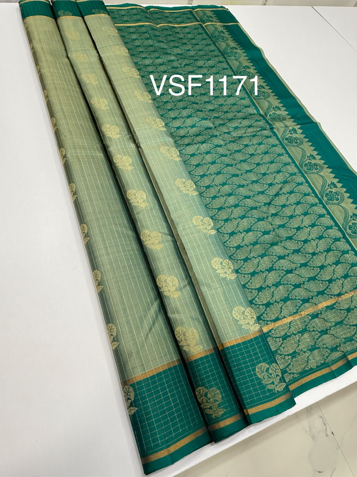 VSF1171 - light blue color body , teal blue color pallu,blouse - Pure silk saree