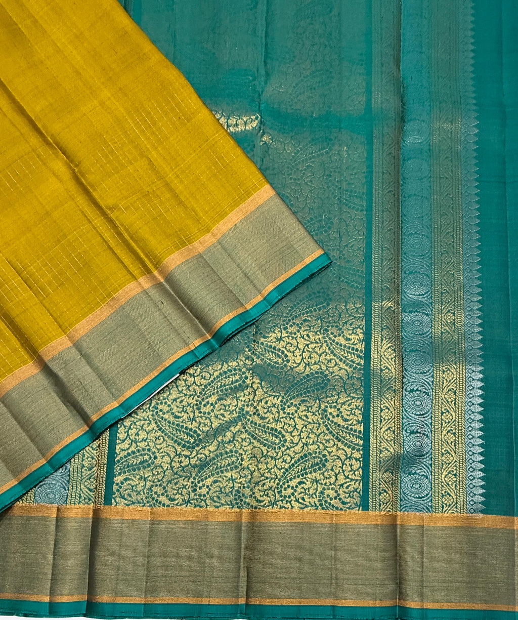 VSF1177 - mehandi green color body , peacock green color pallu,blouse - Pure silk saree
