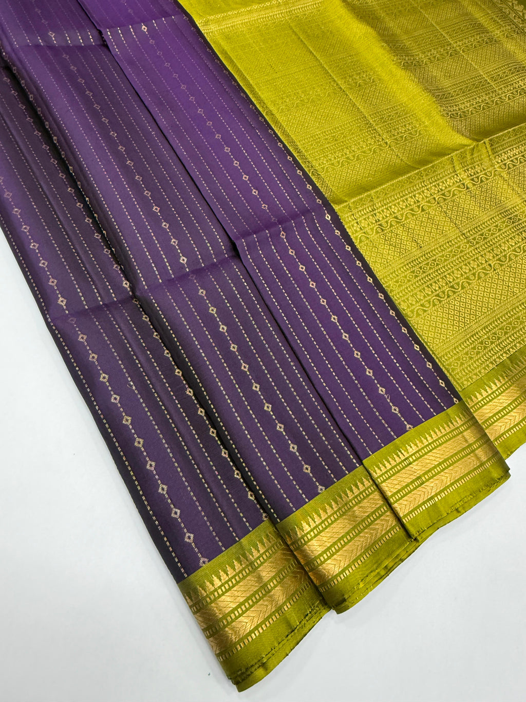 VSF1187 - dark violet color body , mehandi green color pallu,blouse - Pure silk saree