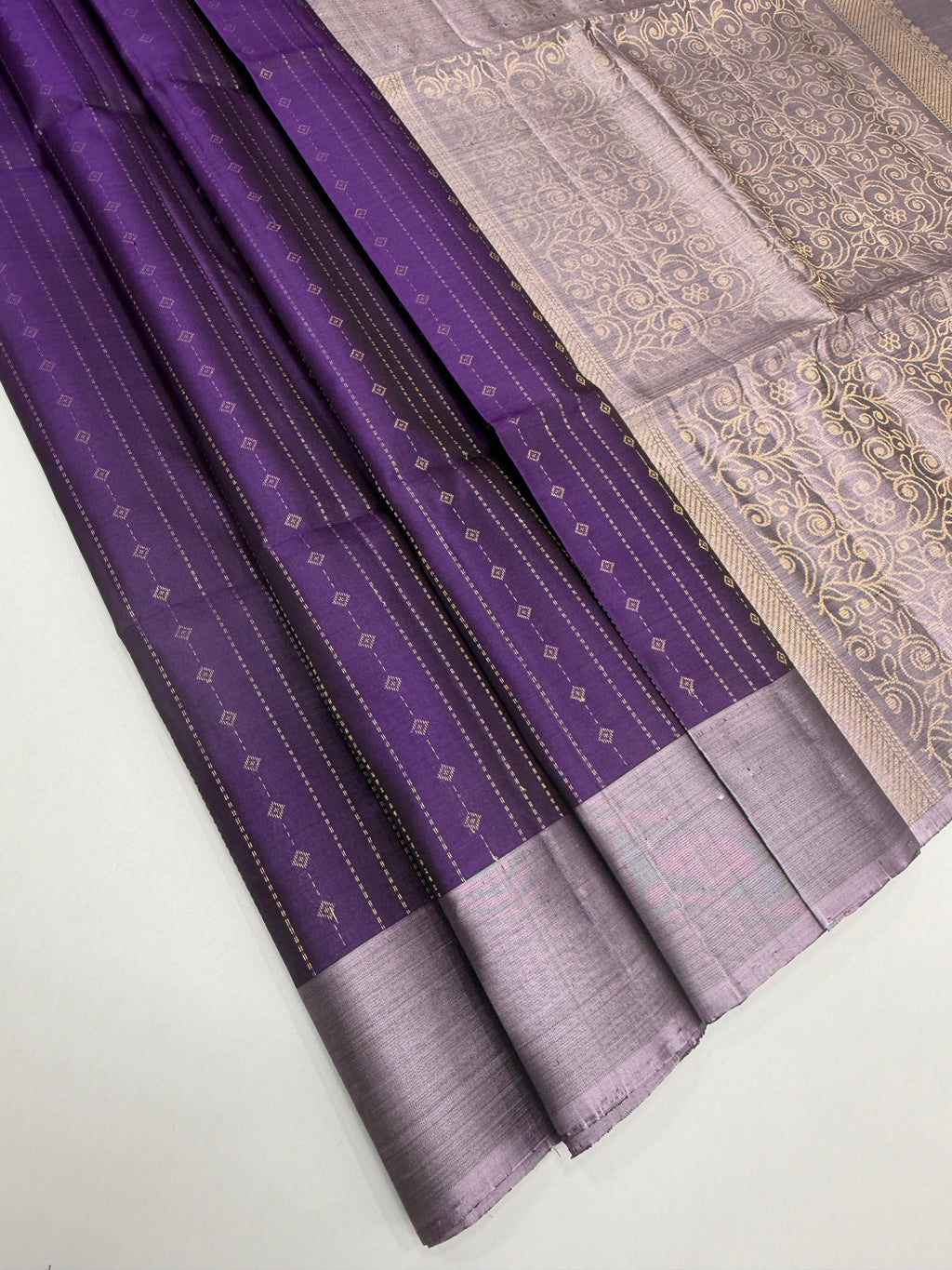 VSF1211 - violet color body , pastel lavender color pallu,blouse - Pure silk saree