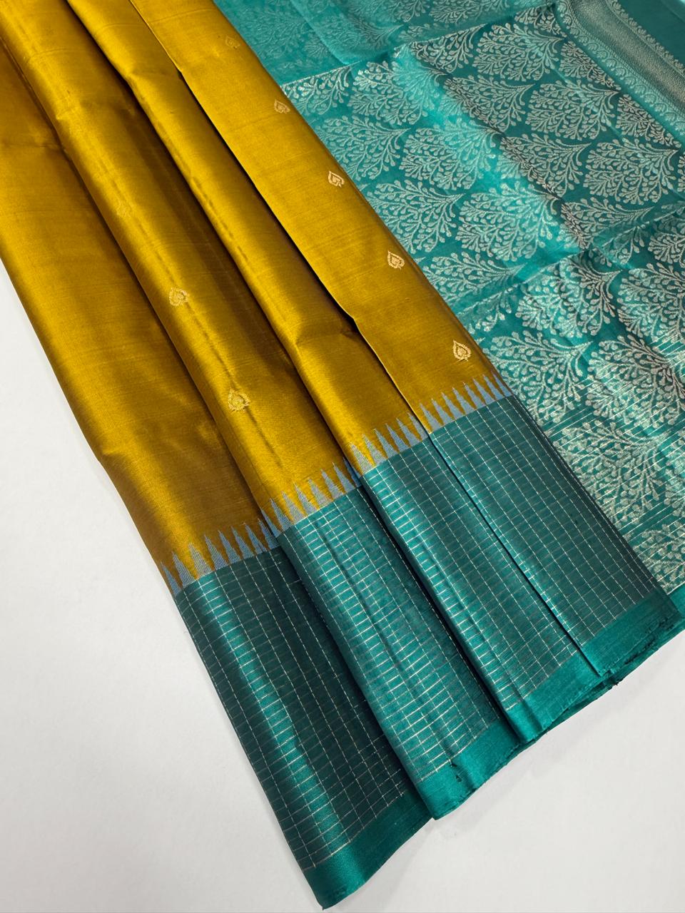 VST325 - cowdung green color body , pastel blue color pallu, blouse - Pure silk saree