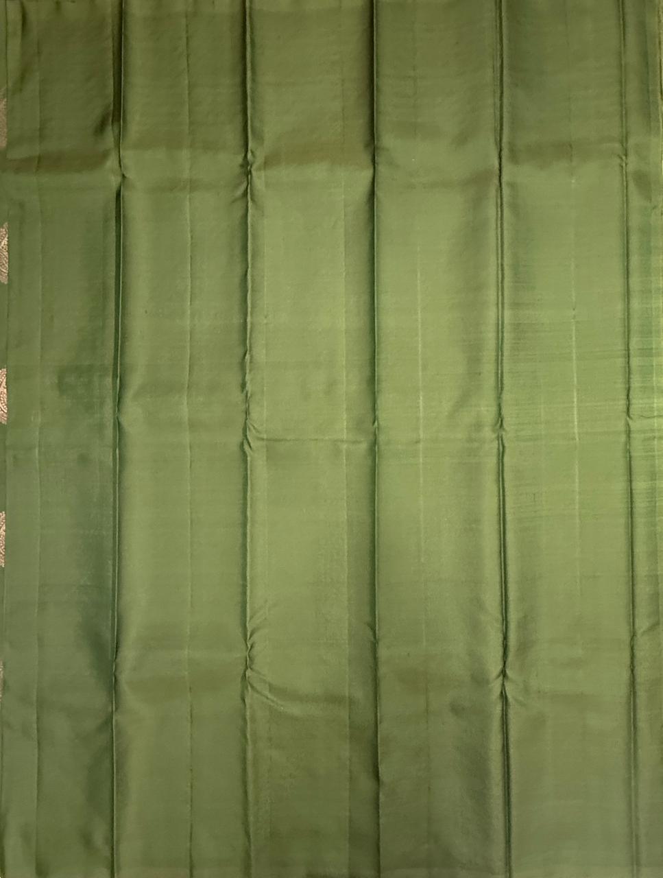 VSS498 - green color body, pallu , blouse pure silk saree