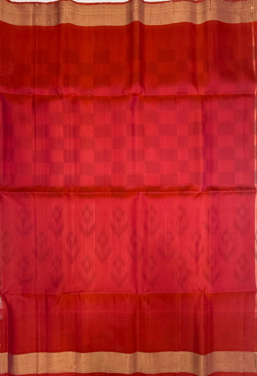 VSIS476 - half white color body , pinkish orange color pallu , blouse - Pure silk saree