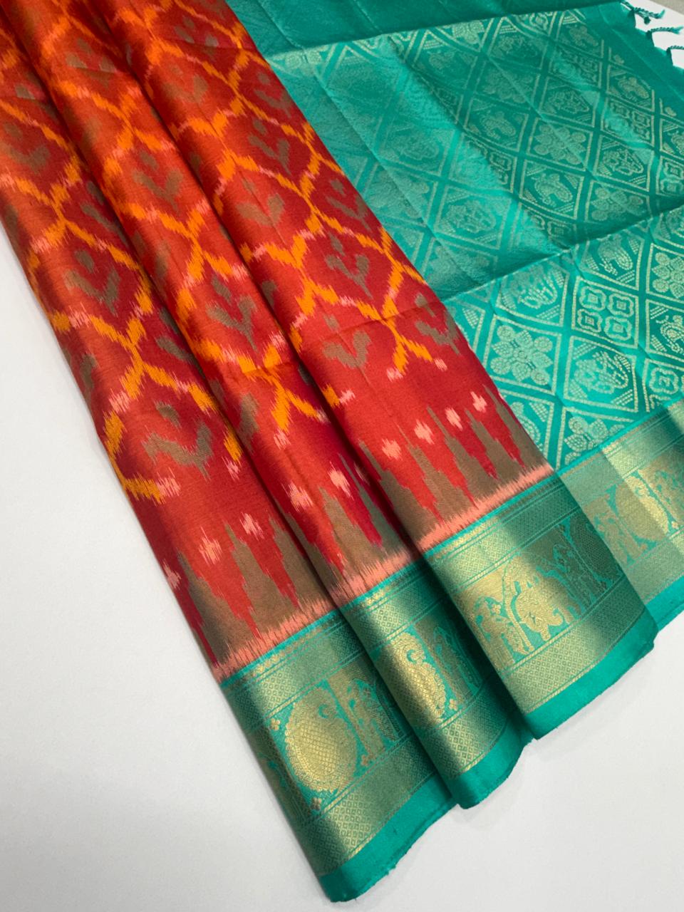 VSIS490 - pinkish orange color body , teal green color pallu , blouse - Pure silk saree