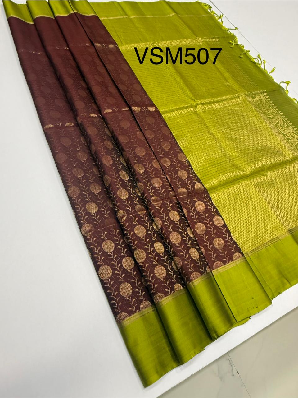 VSM507 - maroon color body , green color pallu , blouse&nbsp;