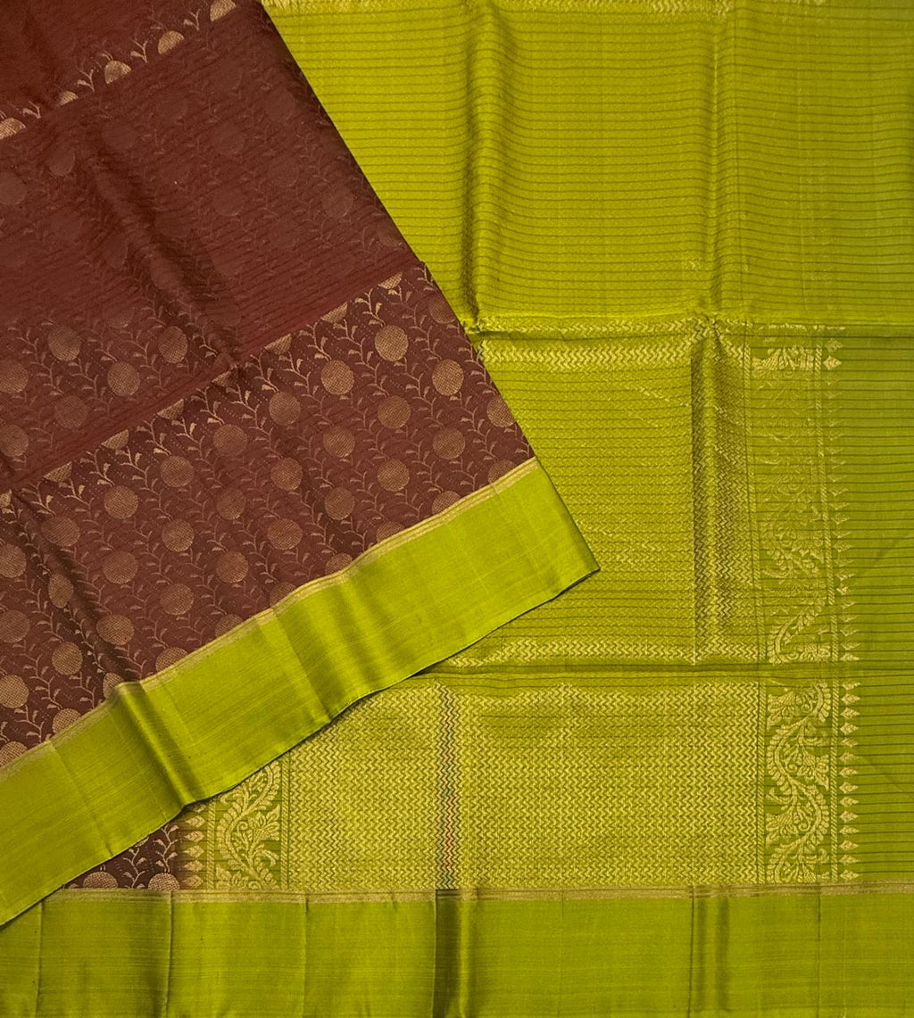 VSM507 - maroon color body , green color pallu , blouse&nbsp;
