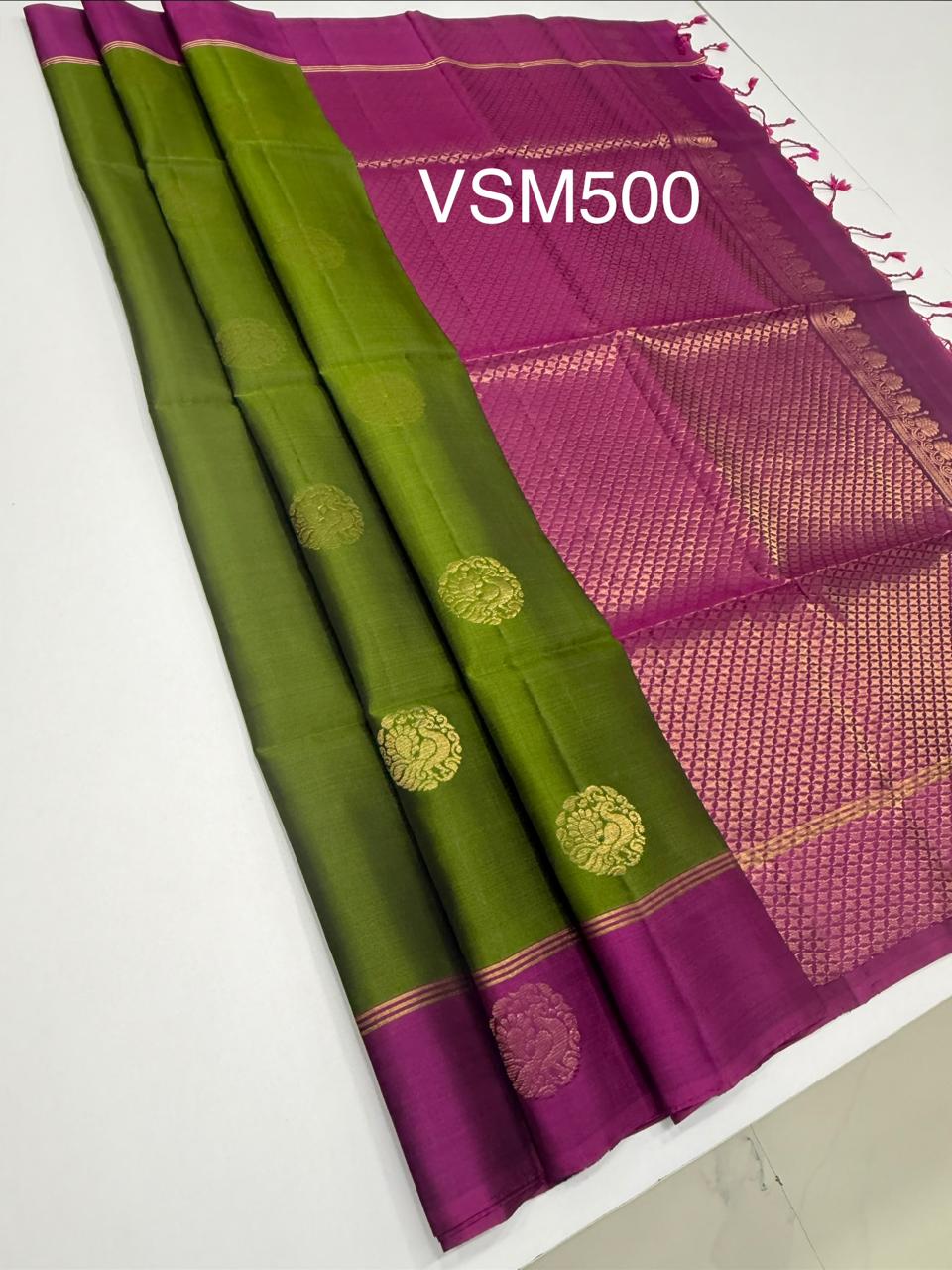 VSM500 - cowdung green color body , purple color pallu , blouse&nbsp;