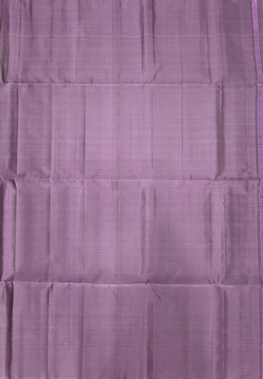 VSM526 - navy blue color body , lavender color pallu , blouse.