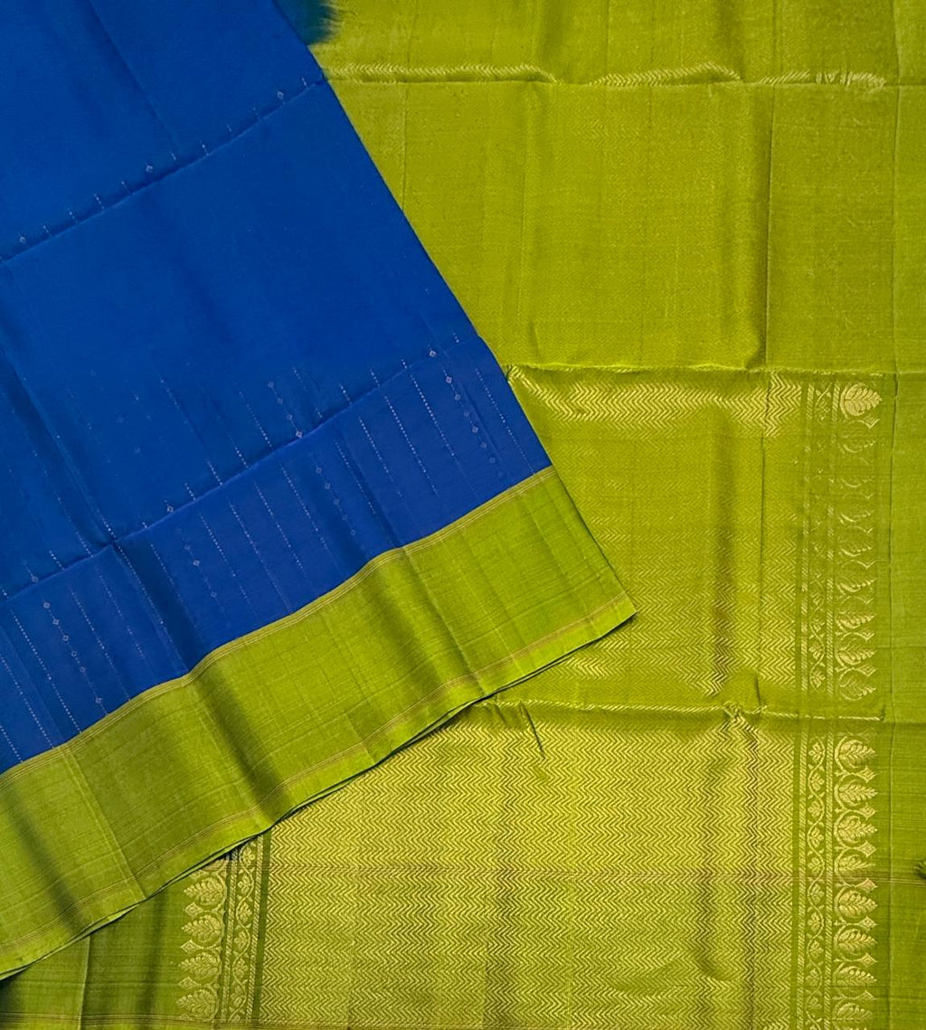 VSM528 - blue color body , leaf green color pallu , blouse.