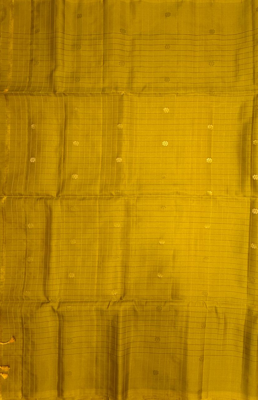 VSM531 - beige color body , yellow color pallu , blouse.