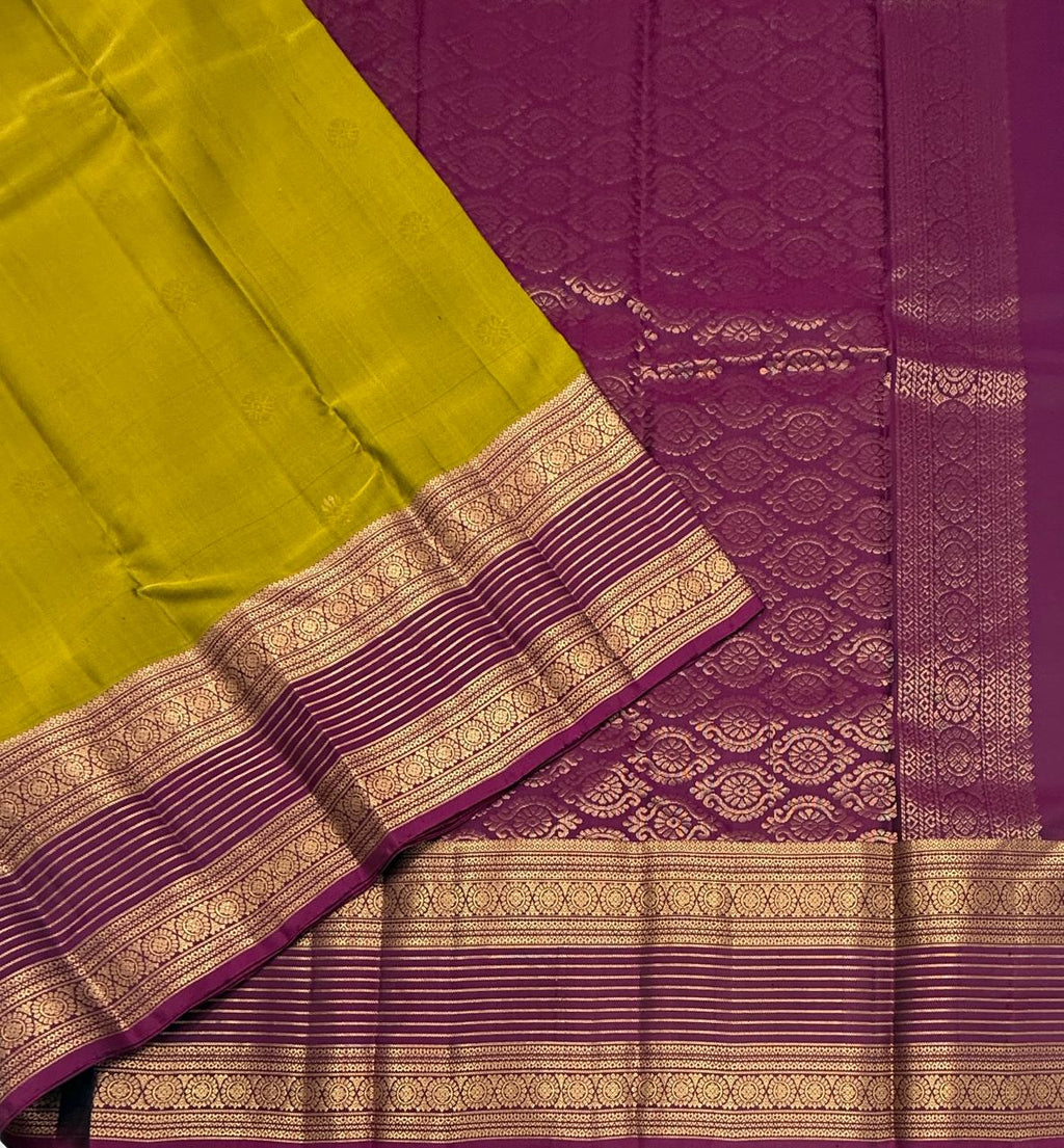 VSM535 - yellowish green color body , purple color pallu , blouse.