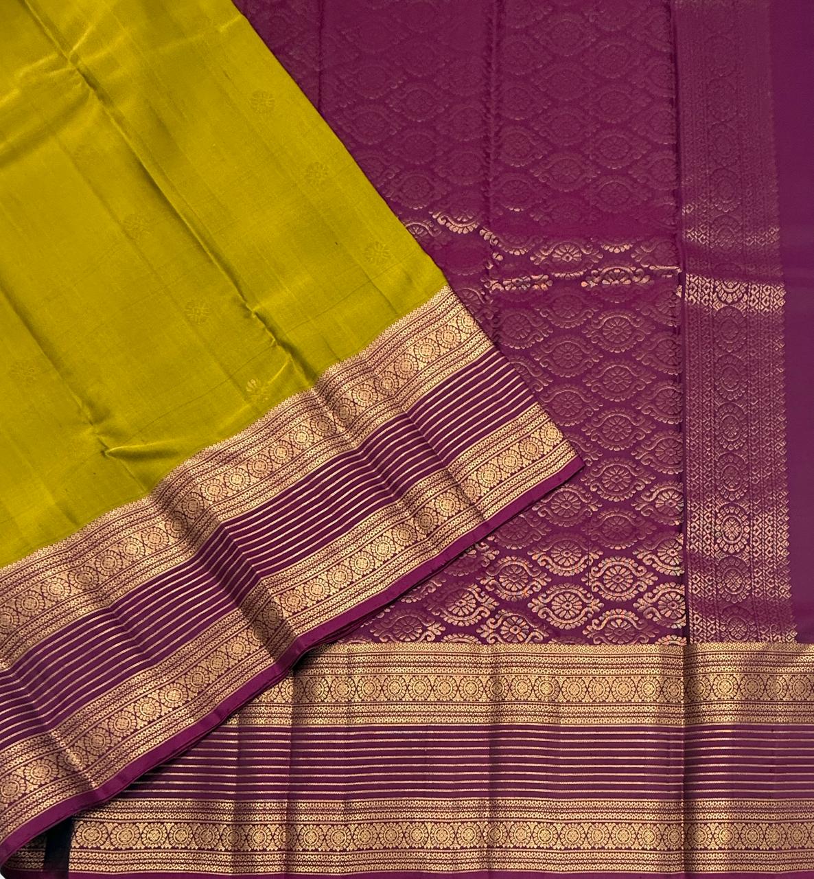 VSM535 - yellowish green color body , purple color pallu , blouse.