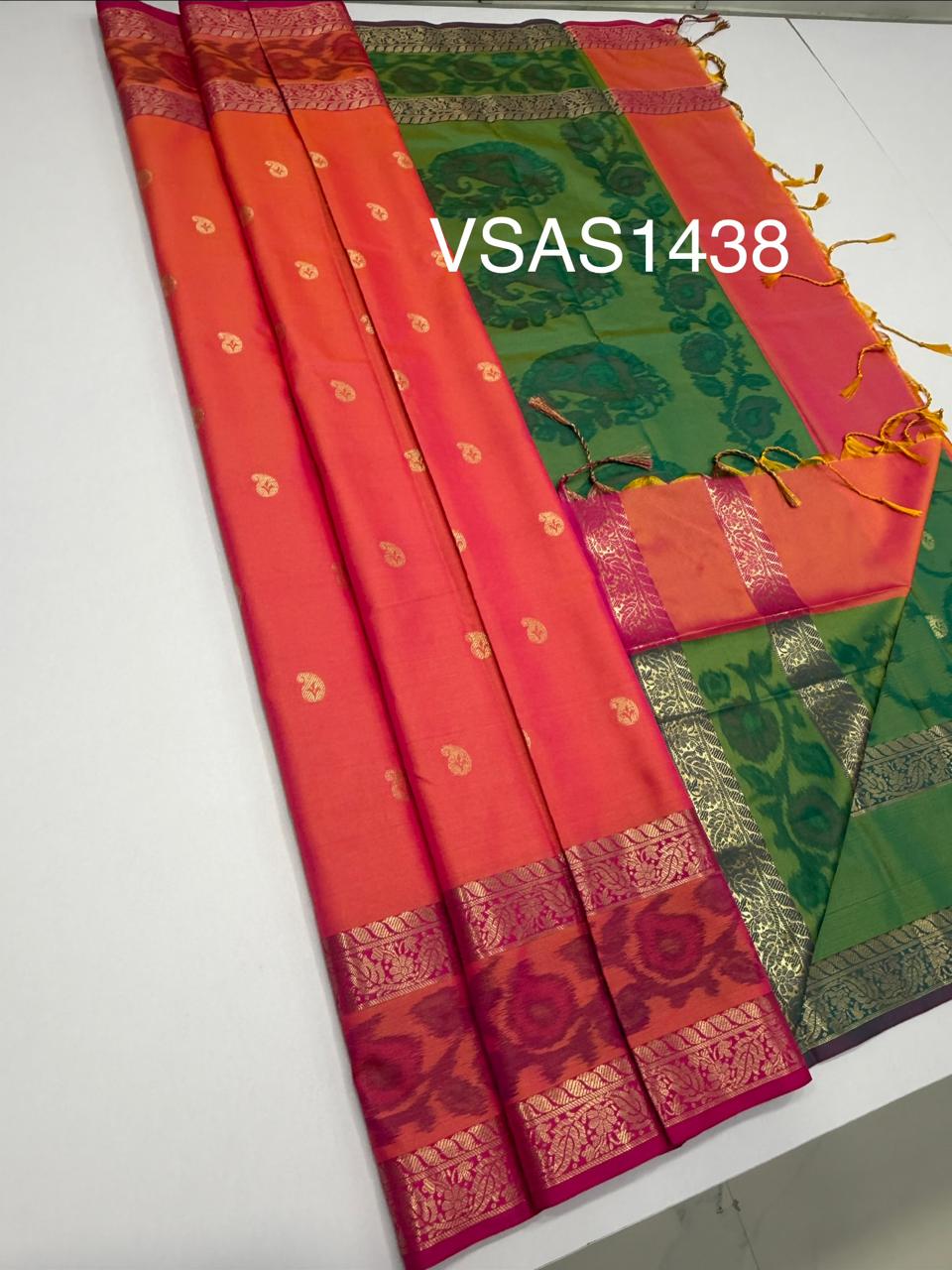 VSAS1438 - pinkish orange color body, green color pallu , blouse.