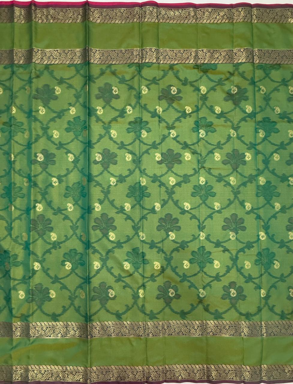 VSAS1438 - pinkish orange color body, green color pallu , blouse.