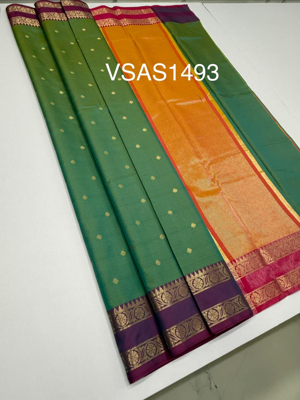 VSAS1493 - dual green color body, pinkish orange color pallu , blouse.