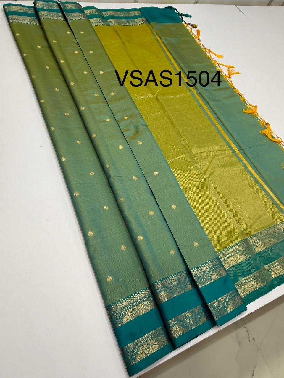 VSAS1504 - dual green color body, pallu , blouse.