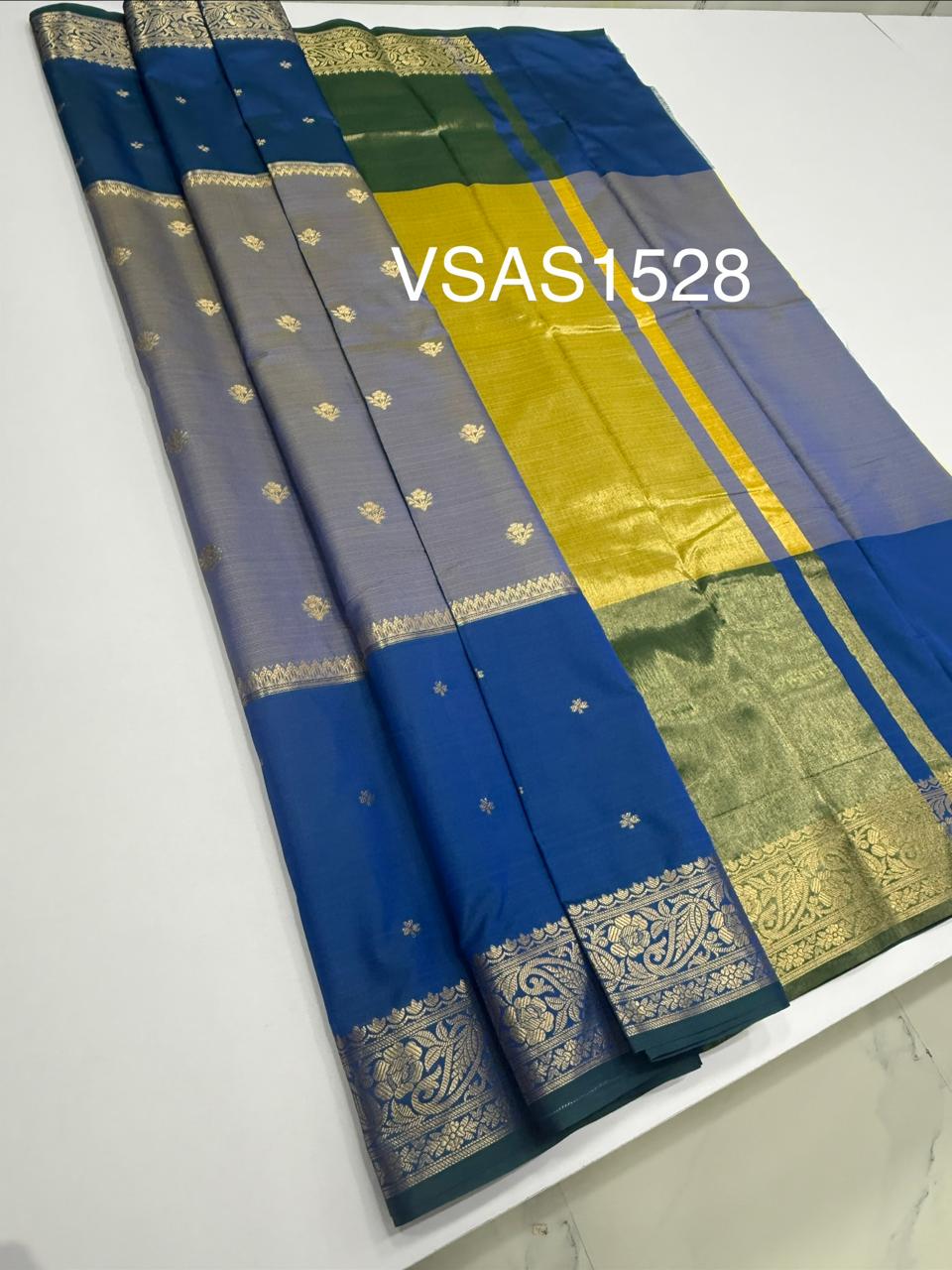 VSAS1528 - dual blue color body, pallu , blouse.