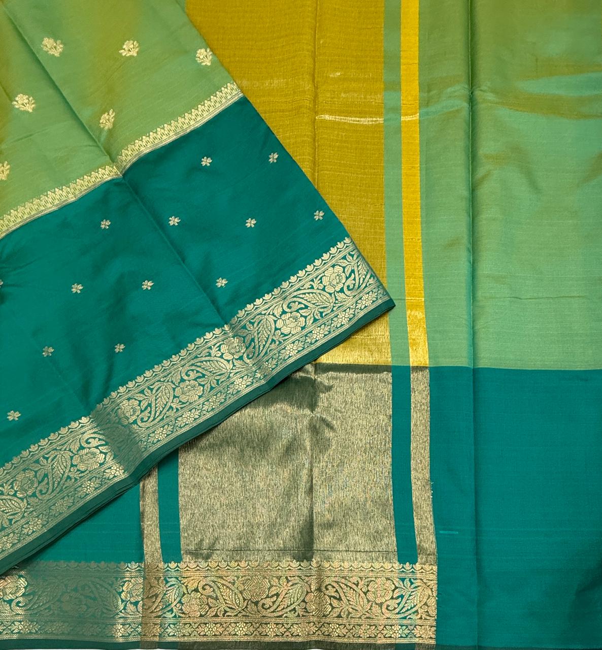 VSAS1529 - dual green color body, pallu , blouse.