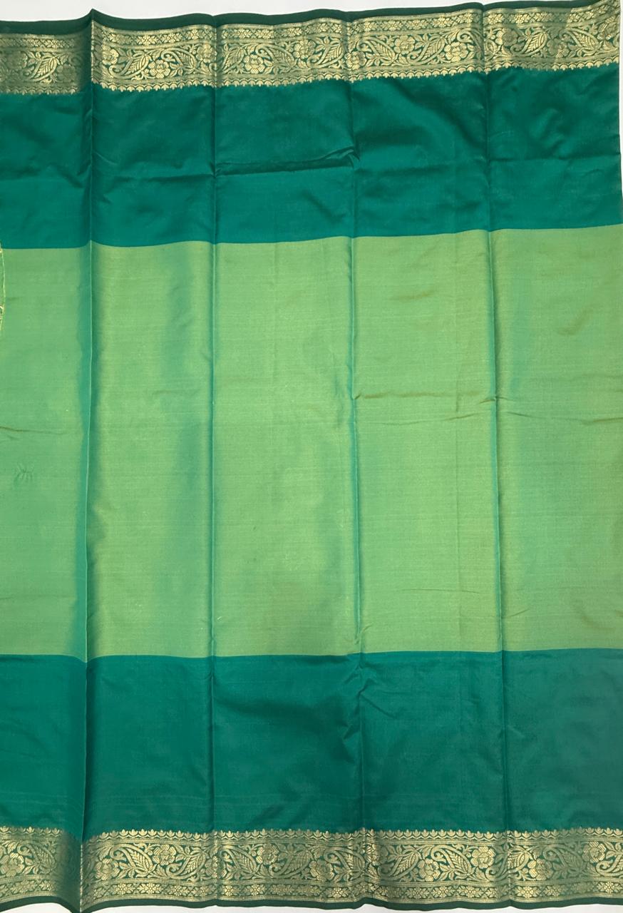 VSAS1529 - dual green color body, pallu , blouse.
