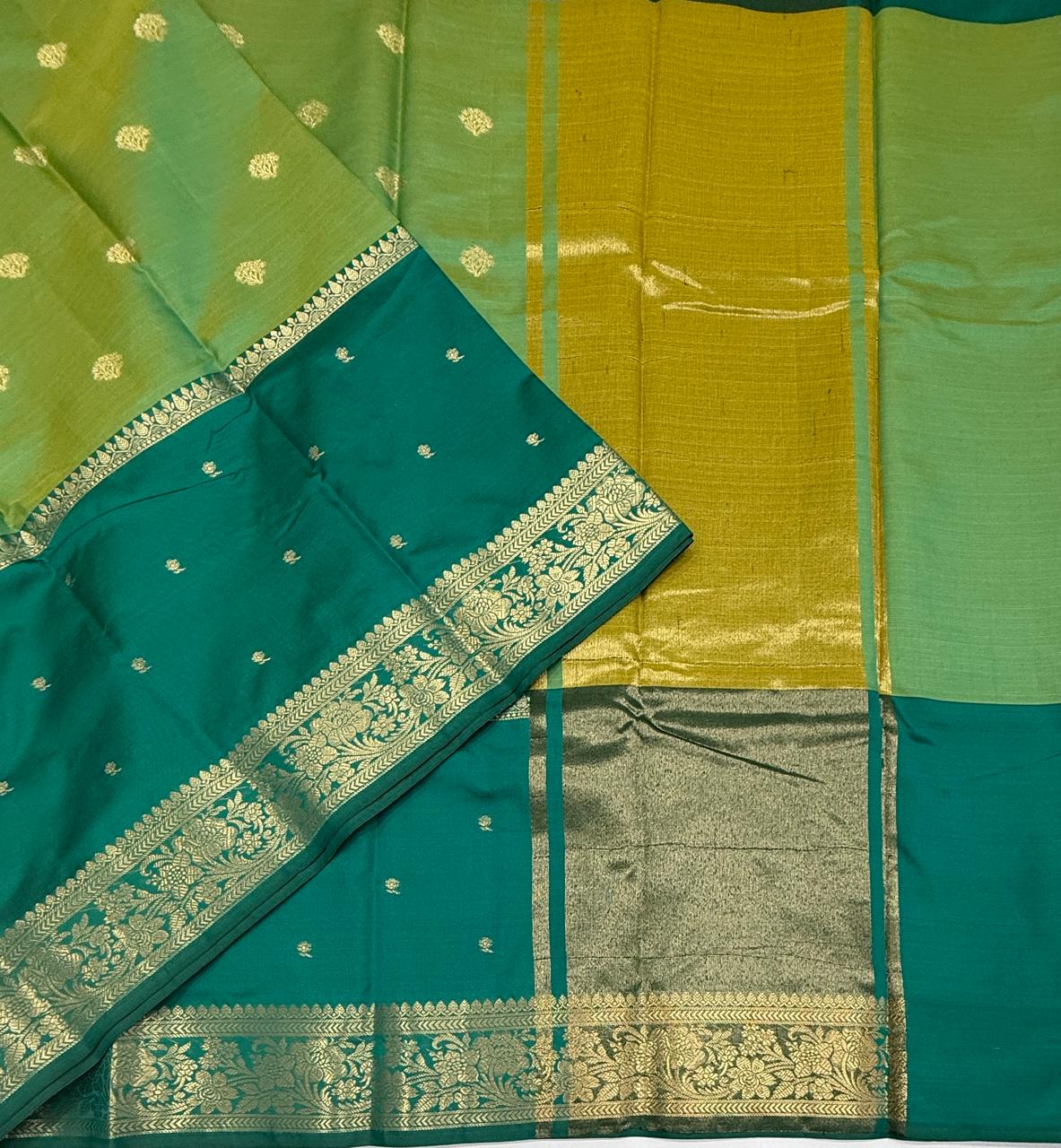 VSAS1533 - dual green color body, pallu , blouse.