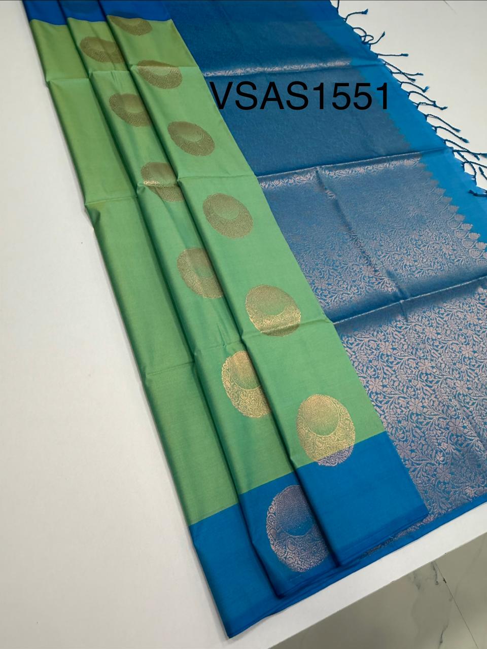 VSAS1551 - dual green color body, blue color pallu , blouse.