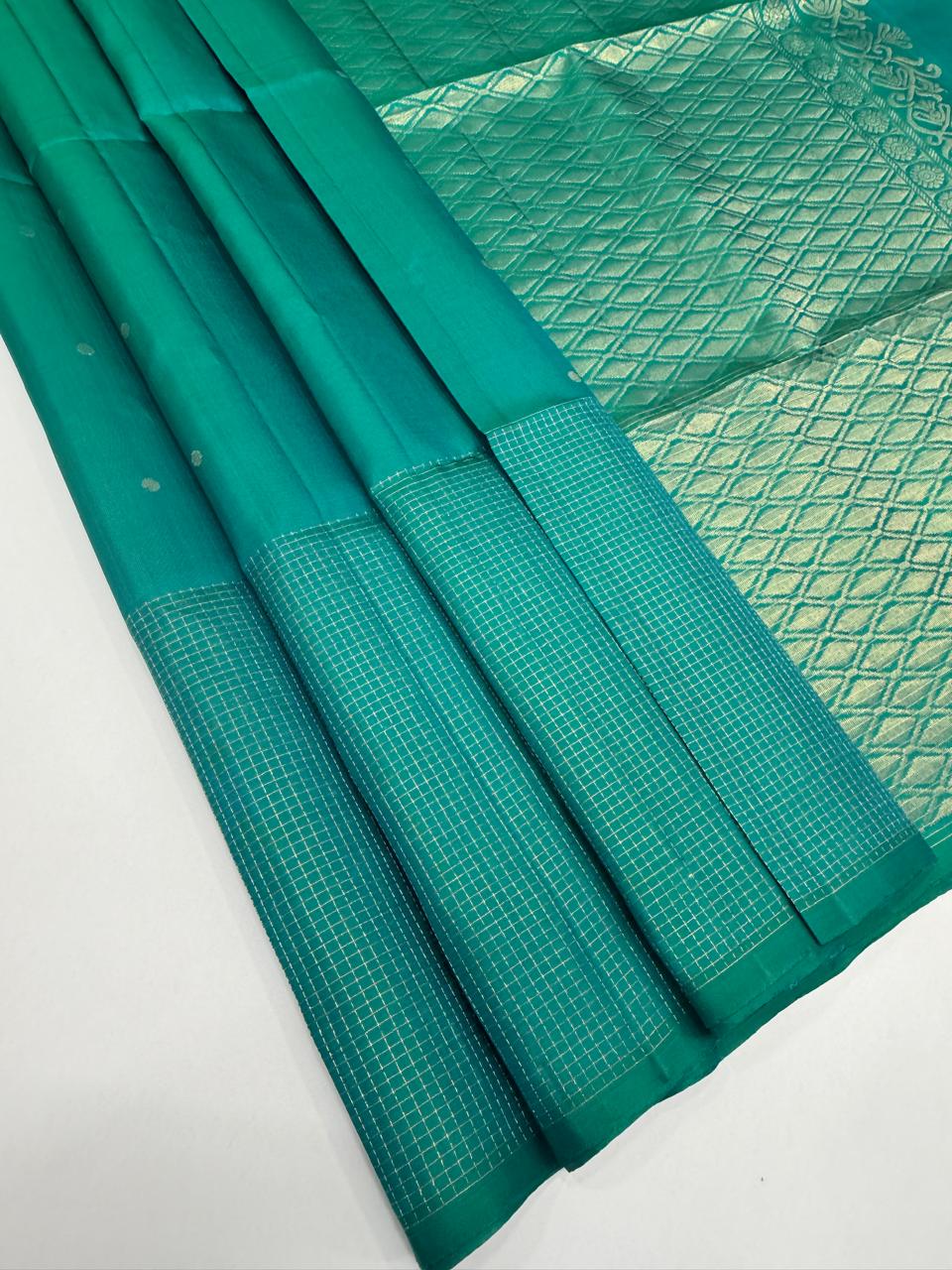 VSF1296 - peacock green color body , pallu,blouse - Pure silk saree