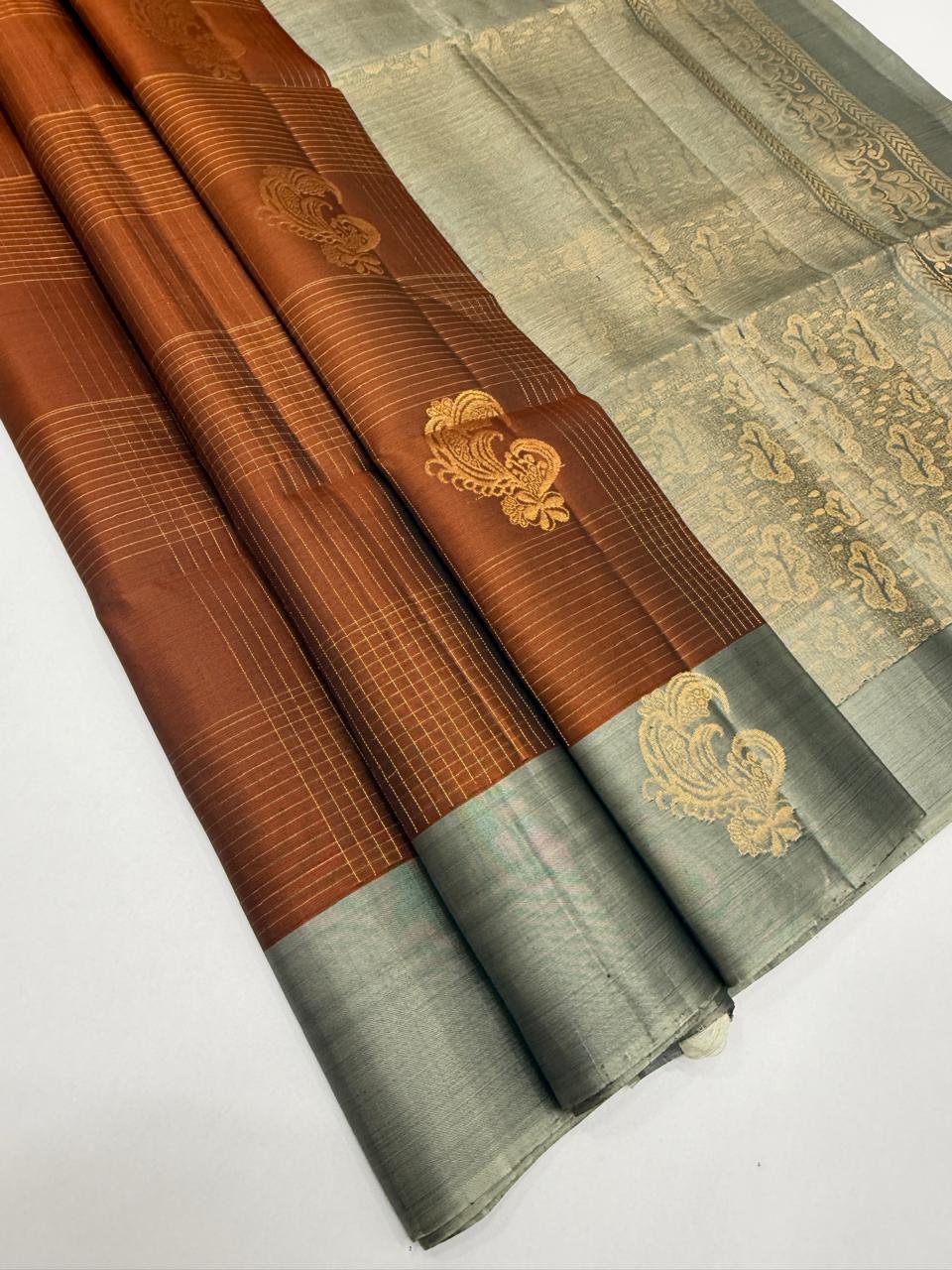 VSF1319 - rust orange color body , grey color pallu,blouse - Pure silk saree