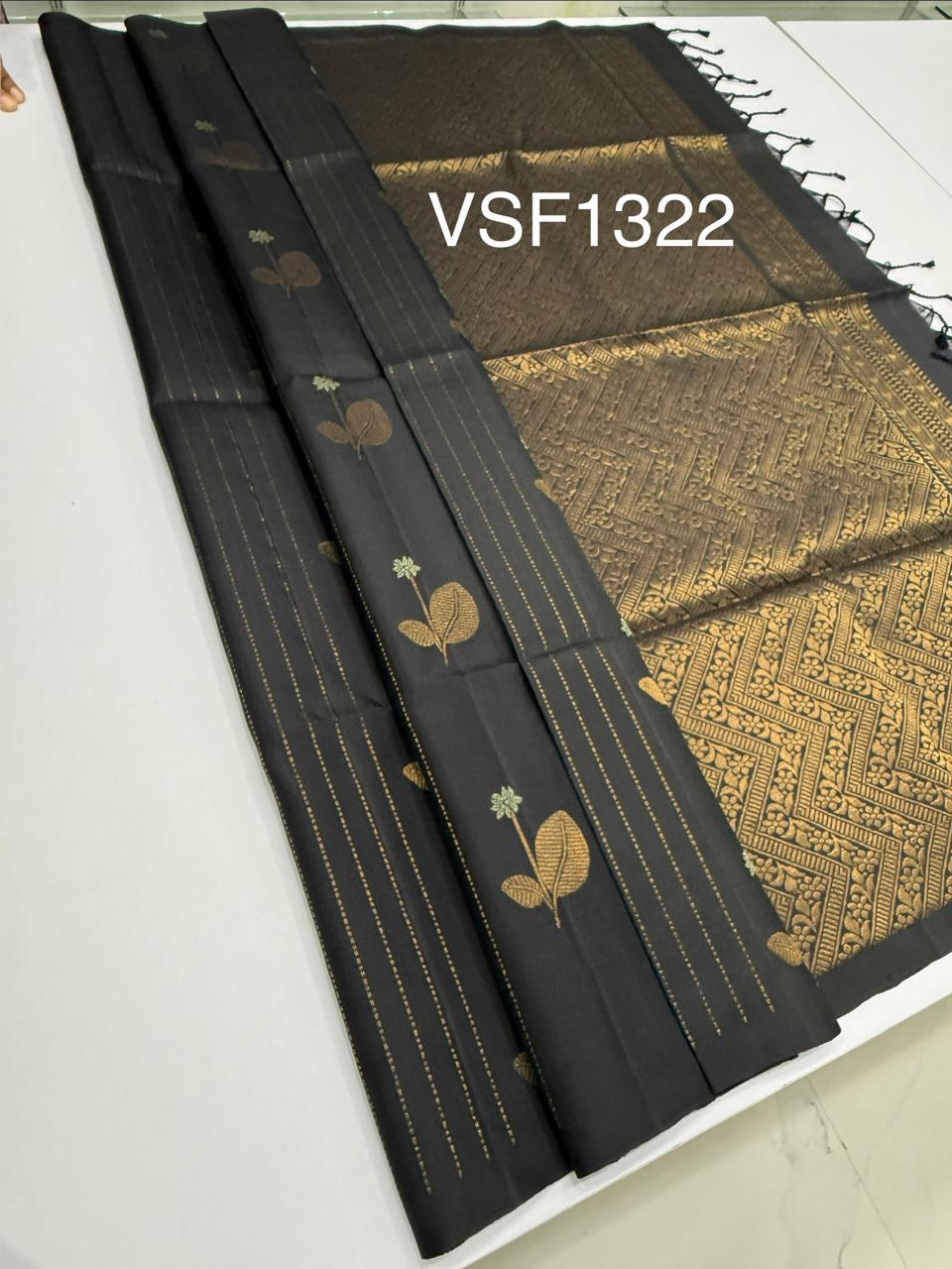 VSF1322 - black color body , pallu,blouse - Pure silk saree