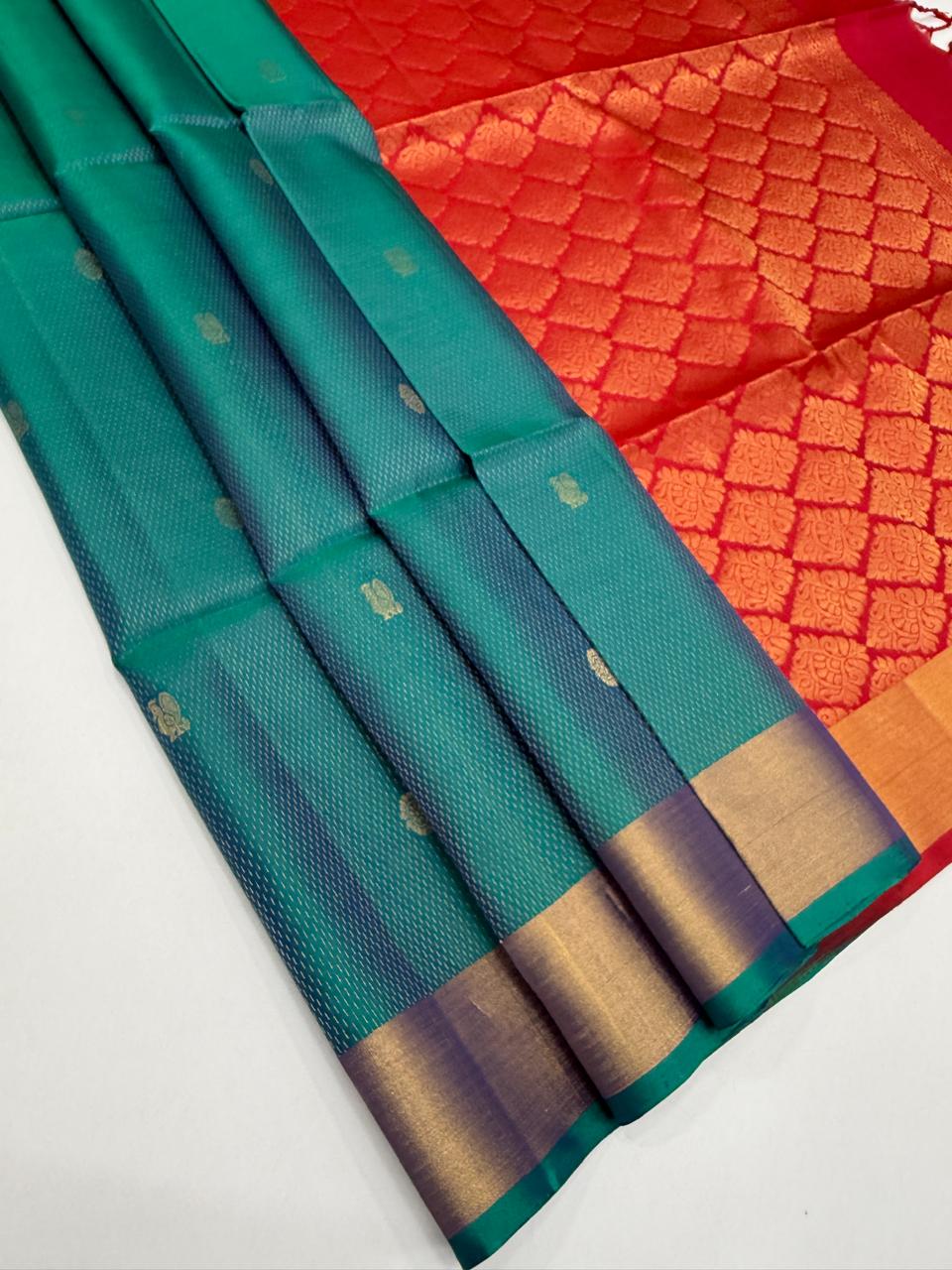 VSF1331 - peacock green color body , red with pink color pallu,blouse - Pure silk saree
