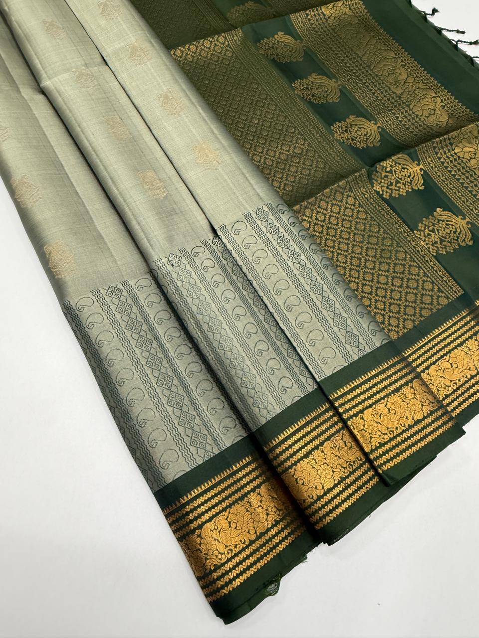 VSF1342 - grey color body , green color pallu,blouse - Pure silk saree