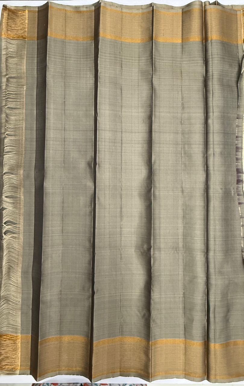 VSF1356 - dark green color body , grey color pallu,blouse - Pure silk saree