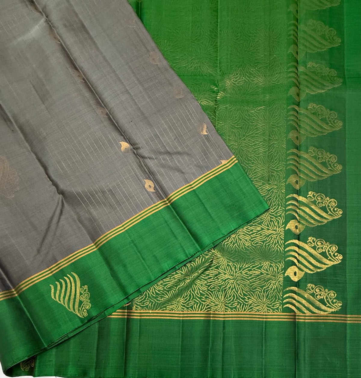 VSF1359 - grey color body , green color pallu,blouse - Pure silk saree