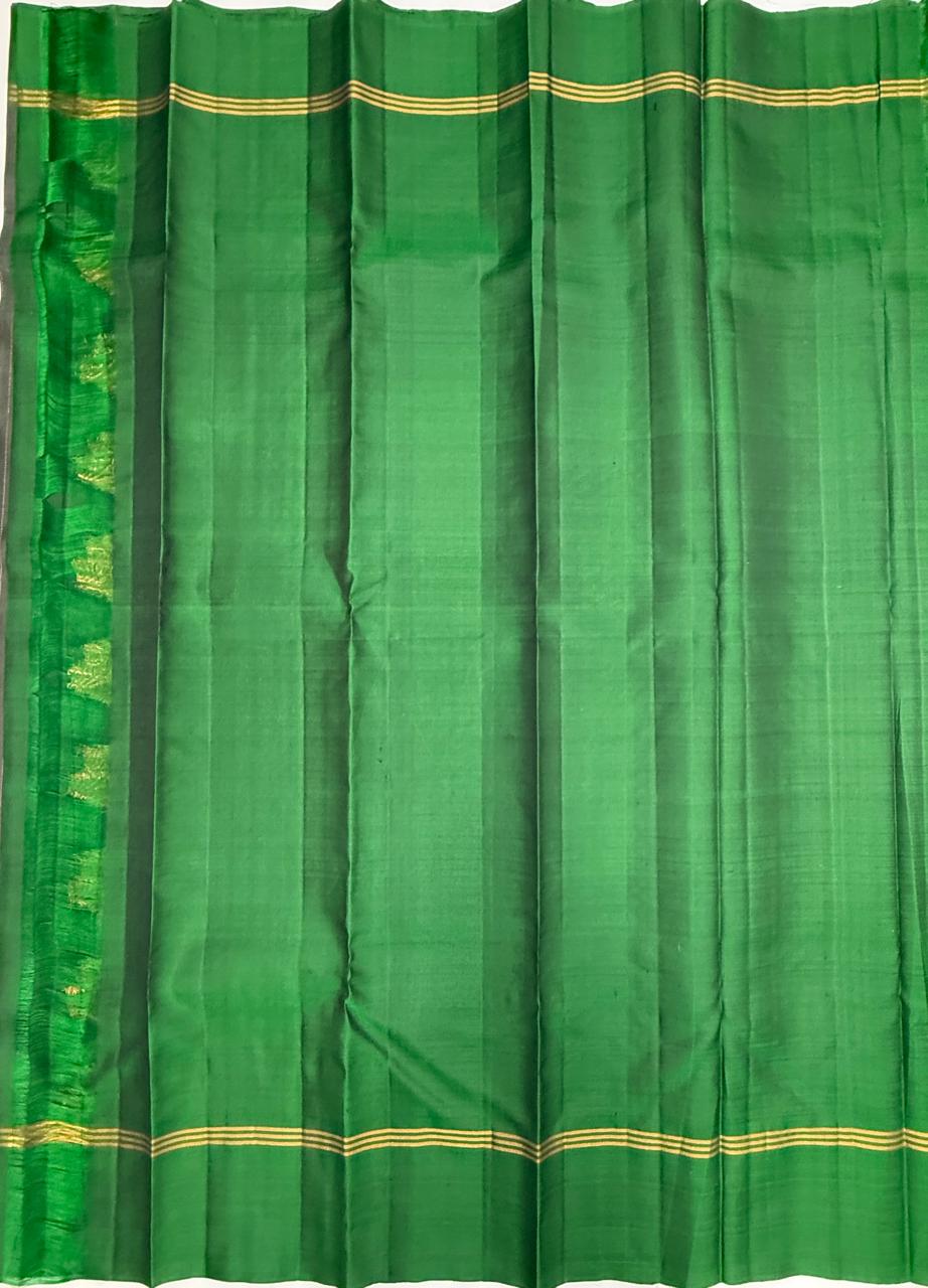 VSF1359 - grey color body , green color pallu,blouse - Pure silk saree