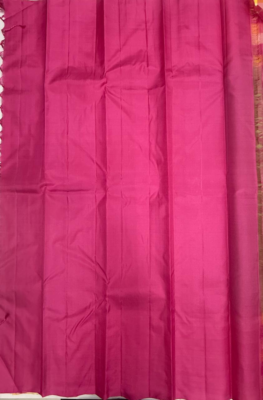 VSF1368 - olive green color body , rani pink color pallu,blouse - Pure silk saree