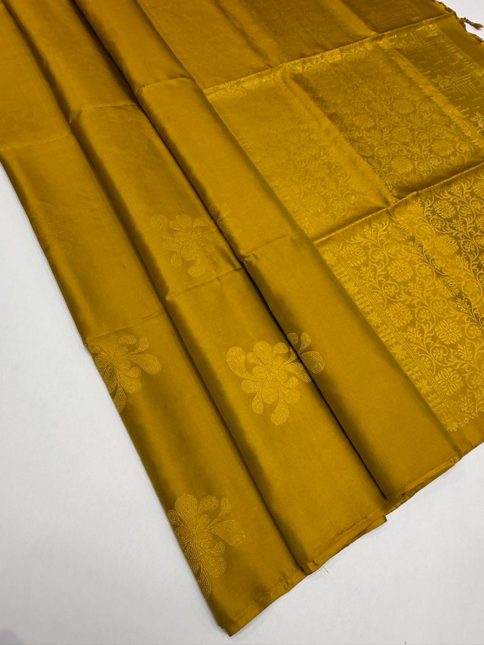 VSS514 - mustard color body, pallu , blouse pure silk saree
