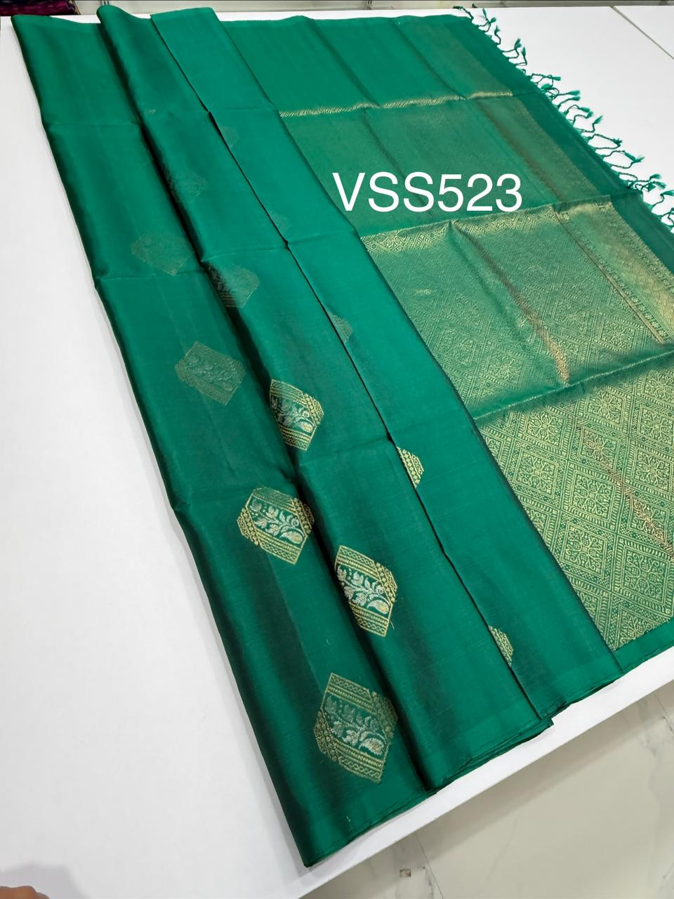 VSS523 - peacock green color body, pallu , blouse pure silk saree