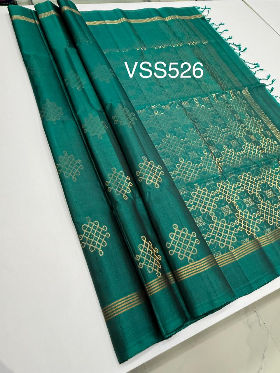 VSS526 - peacock green color body, pallu , blouse pure silk saree