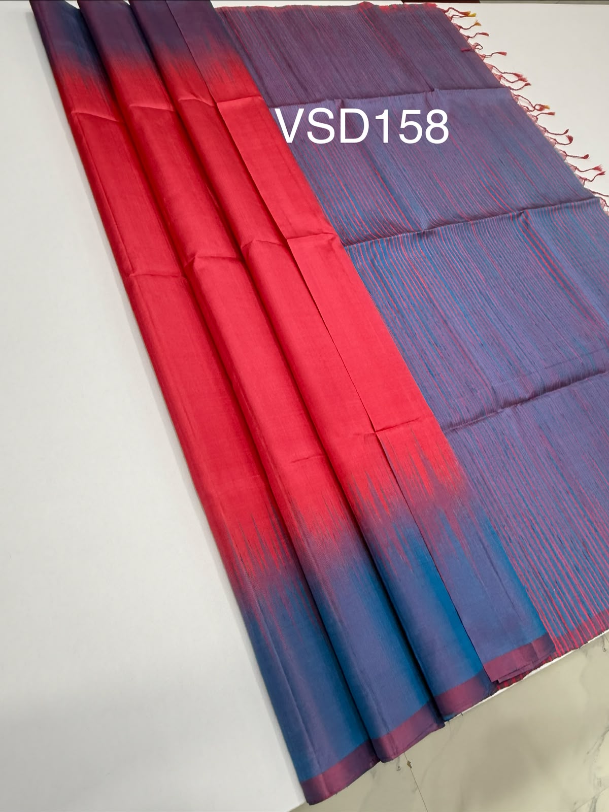 VSD158 - pink color body , dual blue color pallu,blouse - Pure silk saree