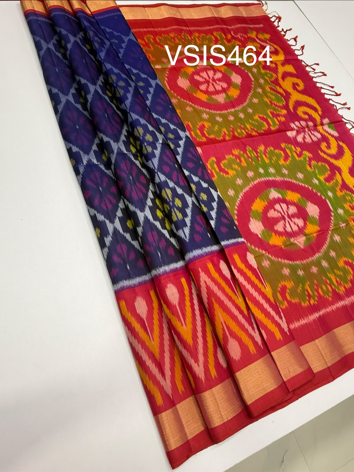 VSIS464 - navy blue color body , red with pink color pallu , blouse - Pure silk saree