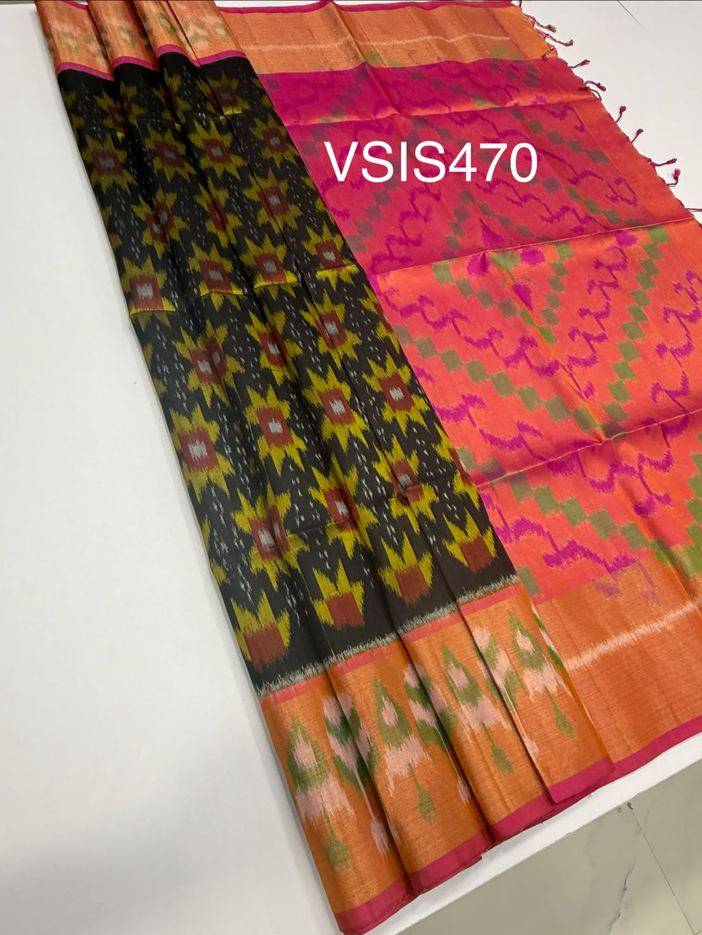 VSIS470 - black color body , pink color pallu , blouse - Pure silk saree