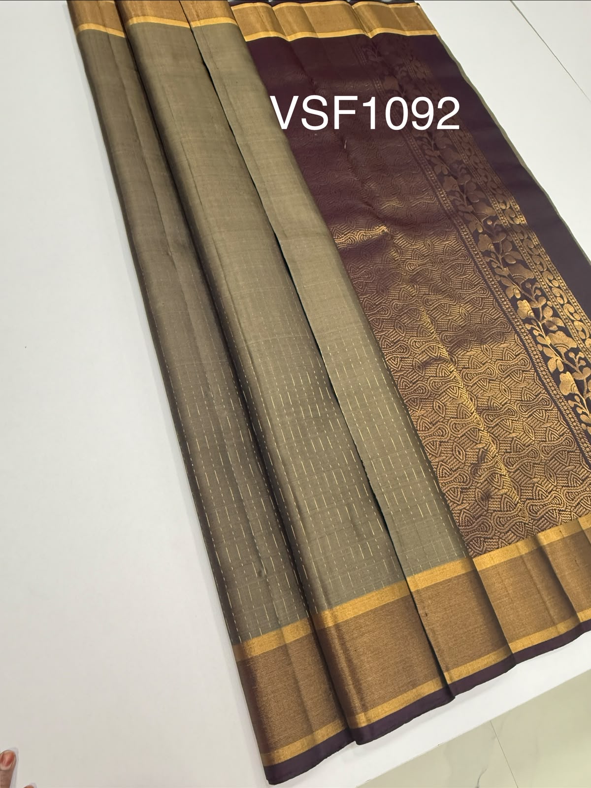 VSF1092 - grey color body , dark purple color pallu,blouse - Pure silk saree