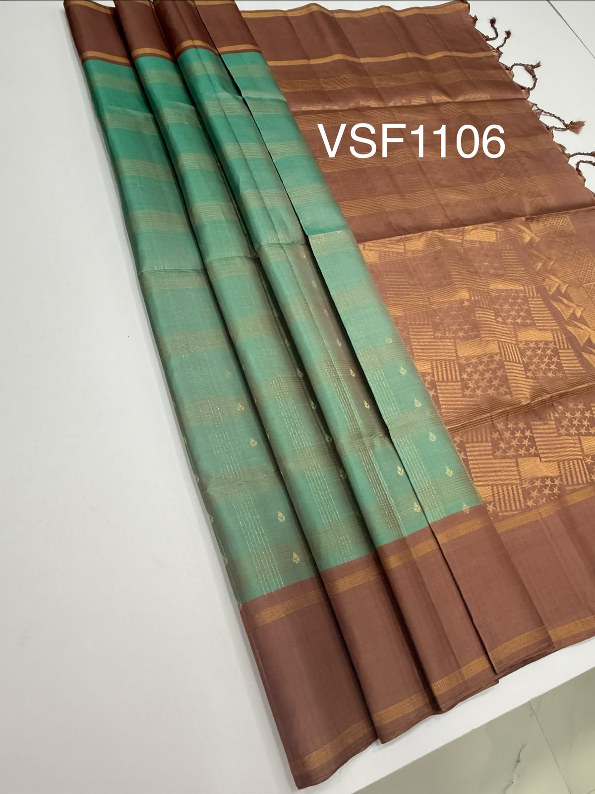 VSF1106 - pastel green color body , onion pink color pallu,blouse - Pure silk saree