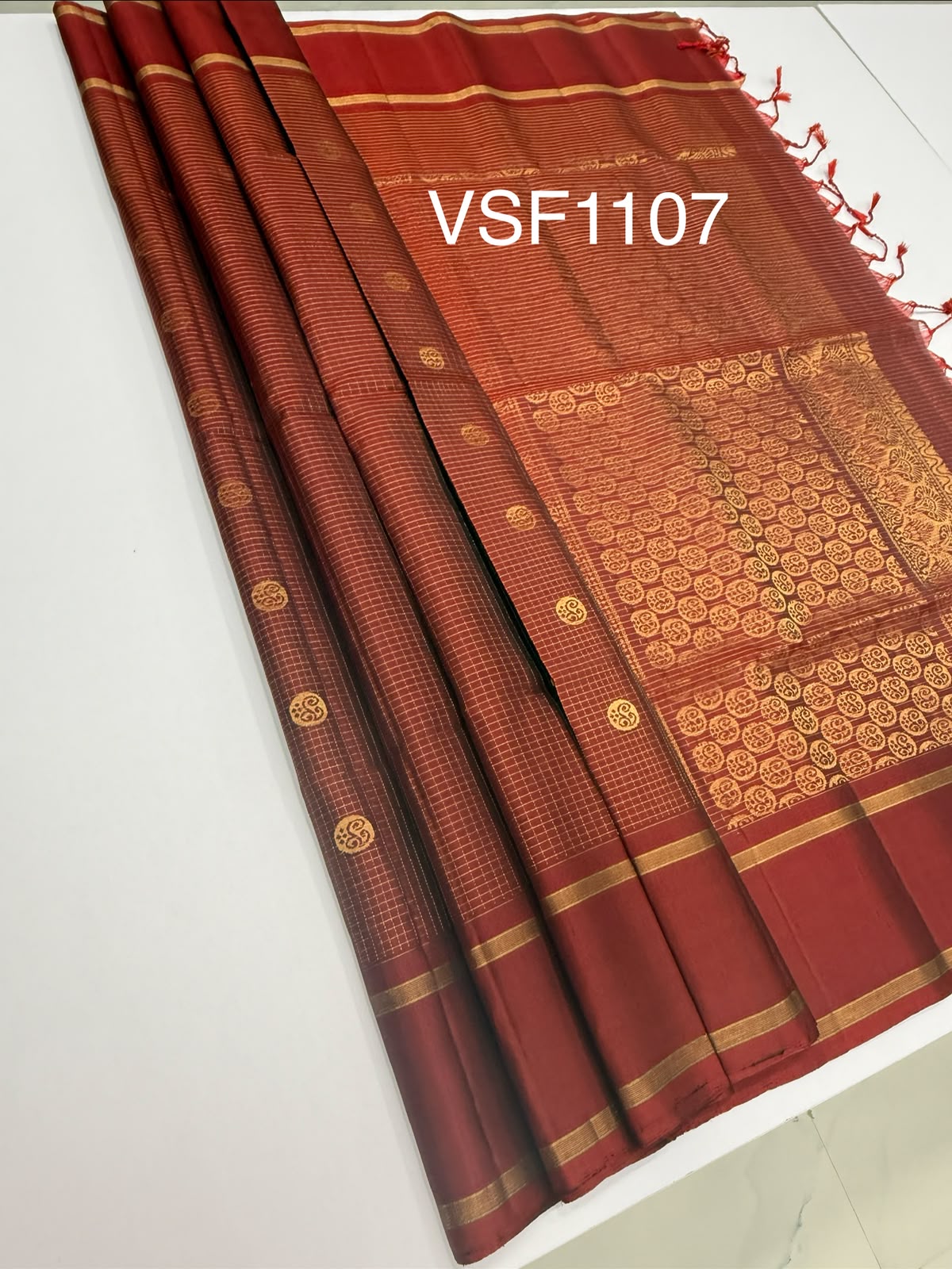 VSF1107 - maroon color body , color pallu,blouse - Pure silk saree