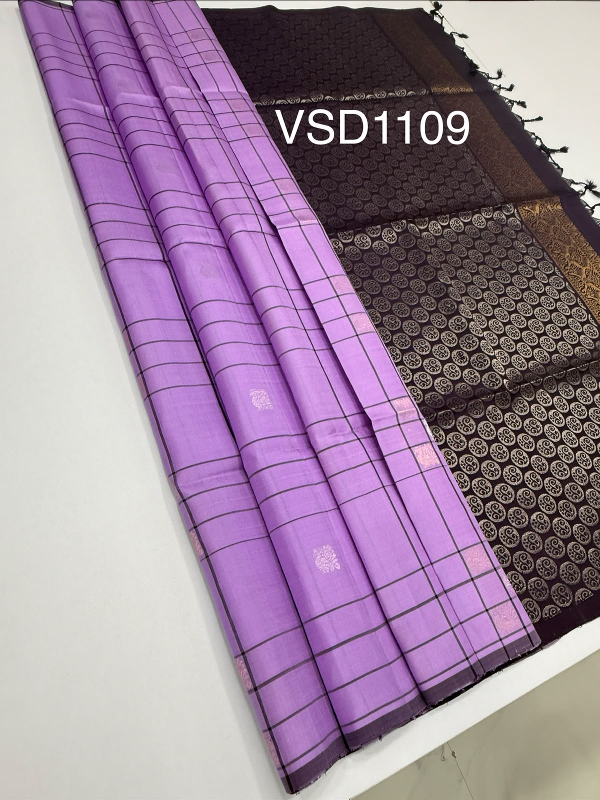 VSF1109 - lavender color body , dark purple color pallu,blouse - Pure silk saree