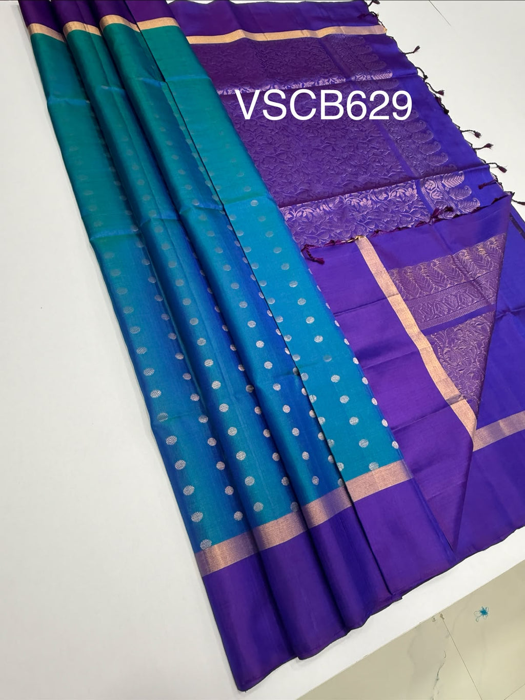 VSCB629 - peacock green color body , violet color pallu , blouse - Pure silk saree