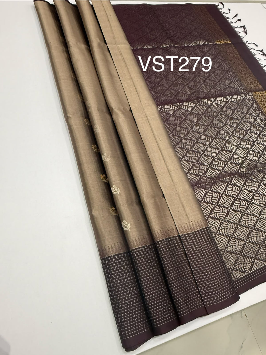 VST279 - chocolate brown color body , dark purple color pallu , blouse - Pure silk saree