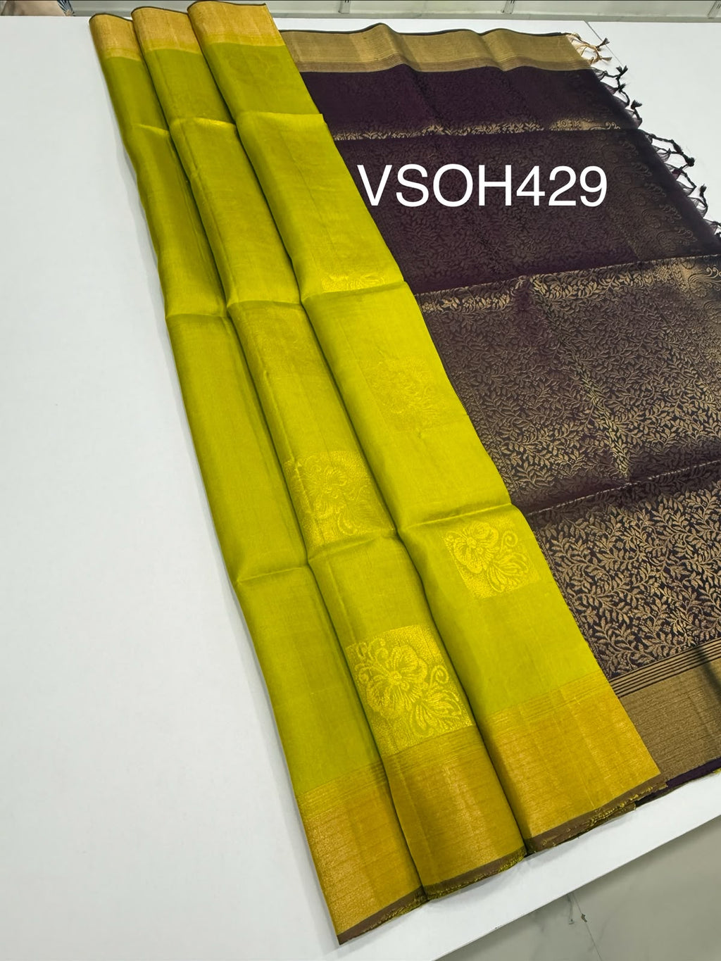VSOH429 - green with yellow color body &amp; dark purple color pallu , blouse - Pure silk saree